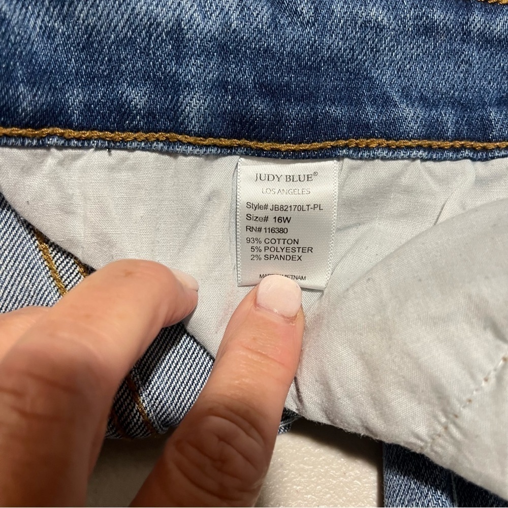 Judy Blue Destroyed Light Wash Boyfriend Jeans Size 16W Style JB82170LT - Picture 6 of 6